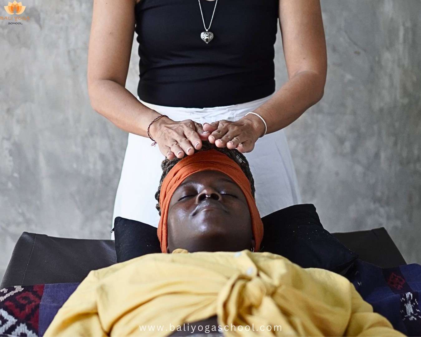 Reiki healing session in Bali