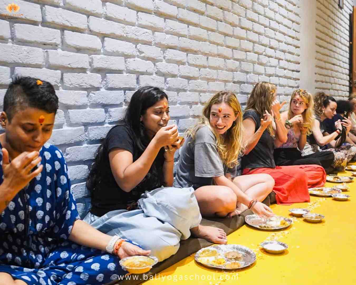 200 hour yoga teacher training course in India 200 hour yoga teacher training course in India