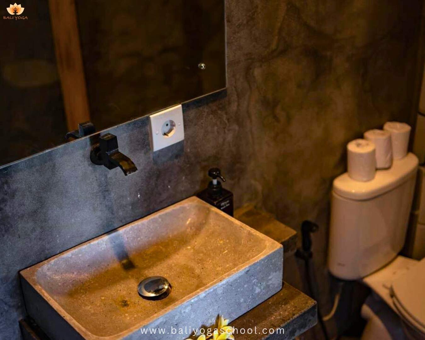 Bali Yoga School campus pictures accommodation bathroom 3 Bali Yoga School campus pictures accommodation bathroom 3
