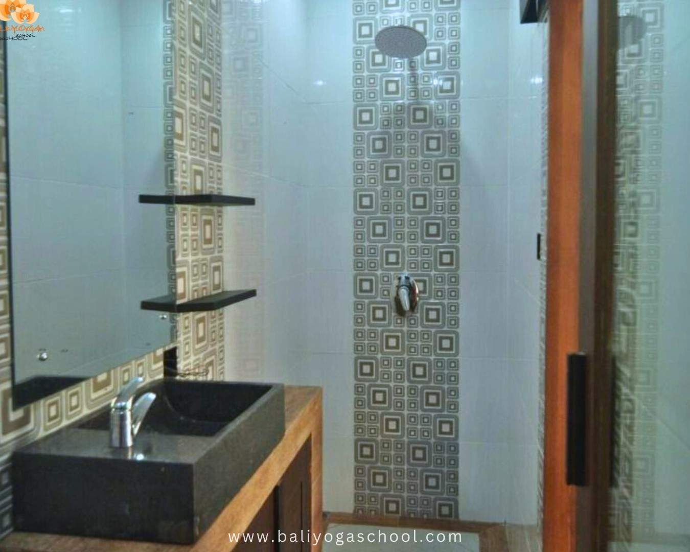Bali Yoga School campus pictures accommodation bathroom 4 Bali Yoga School campus pictures accommodation bathroom 4