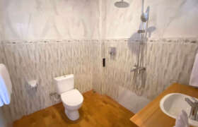 Bathroom 1 Yoga Retreat In Canggu (1)