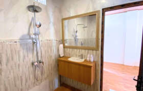 Bathroom 3 Yoga Retreat In Canggu (1)